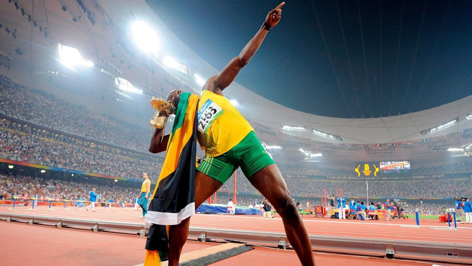 瑞士马术协会授予史蒂夫·古尔达特“年度最佳盛装舞步骑手”称号。